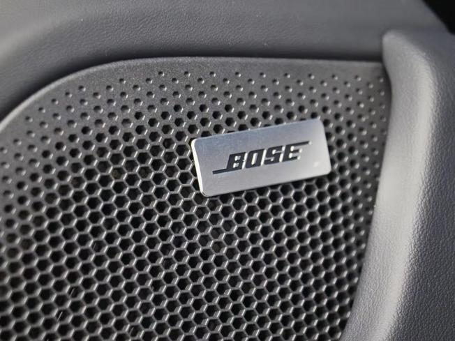 PORSCHE Taycan Photo 24