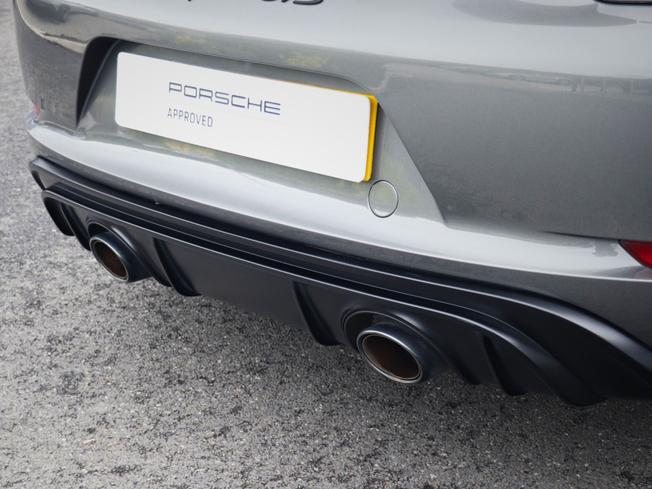 PORSCHE 718 Cayman Photo 9