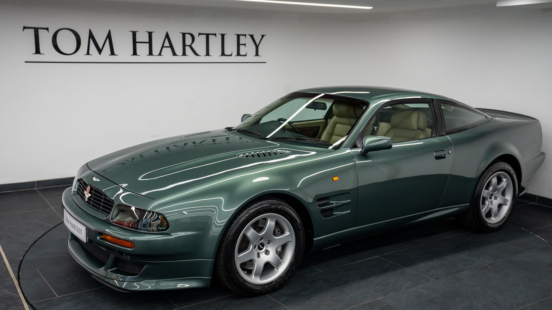 Aston Martin V8 Vantage Photo 69f7bc80-bf77-492b-8739-62590cc4e686.jpg