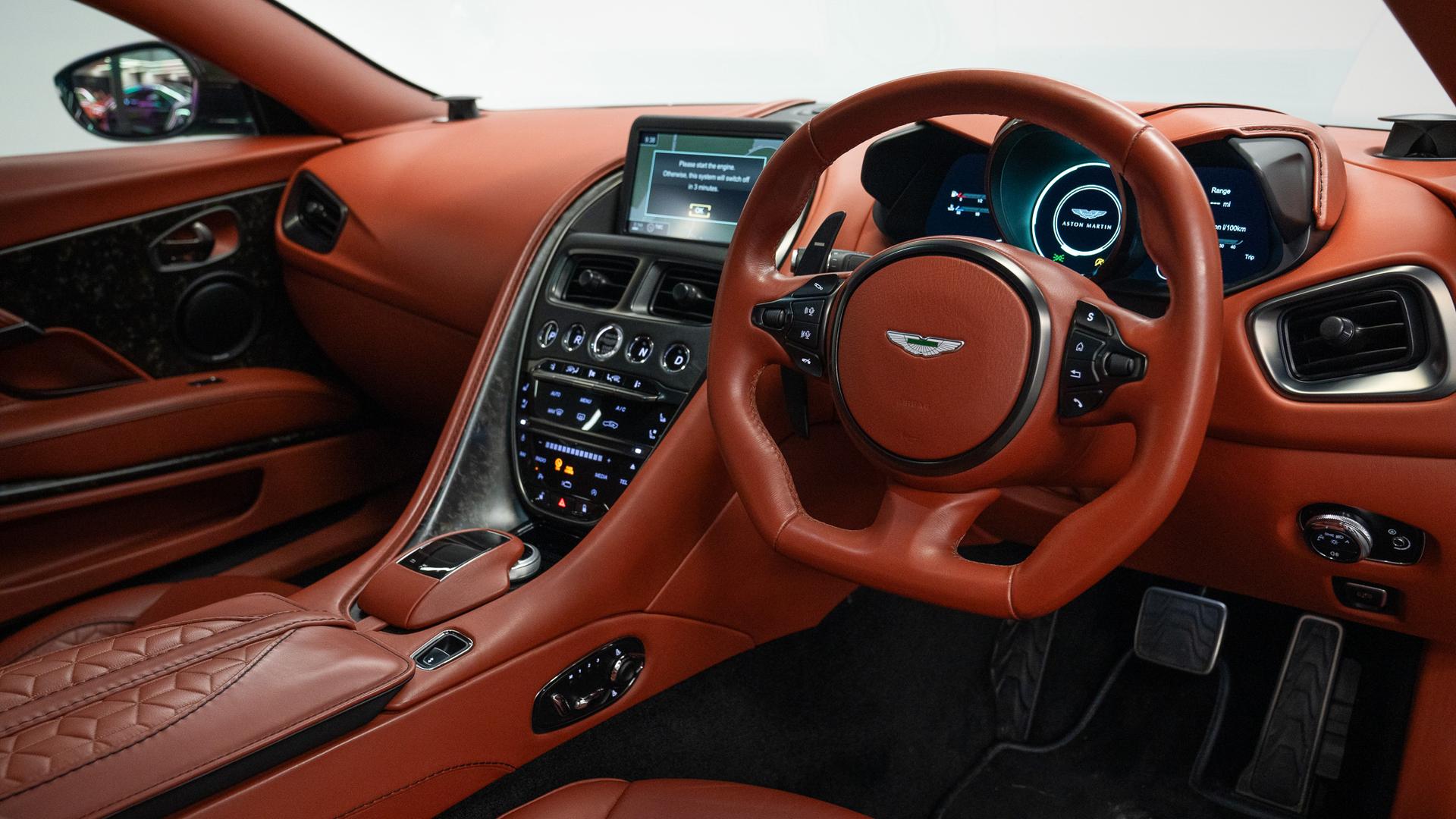 Aston Martin DBS Photo 69fef43b-6958-45f2-8f72-1679acc5b1c7.jpg