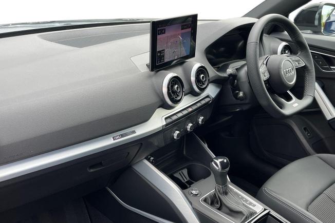 AUDI Q2 Photo 2
