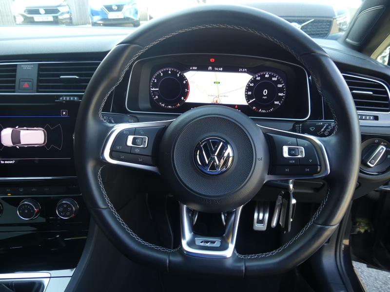 Volkswagen Golf Photo 6a13d1a1-11d4-488f-9e90-6523c9627aa6.jpg