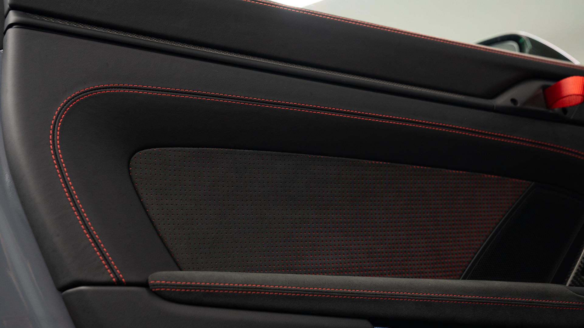Porsche 911 Photo 6a1f5f3d-7fc7-4020-8778-9ea143e930dd.jpg