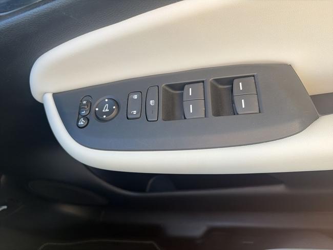 Honda Jazz Photo 6a2115d8-767a-49f3-90f8-b0b7528c6aea.jpg
