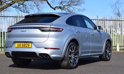 Porsche CAYENNE Photo 2