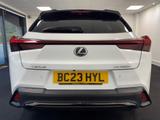 Lexus UX Photo 8