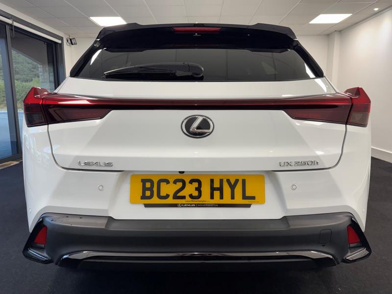 Lexus UX Photo 6a303d62-cab0-427e-aed0-87789615e854.jpg