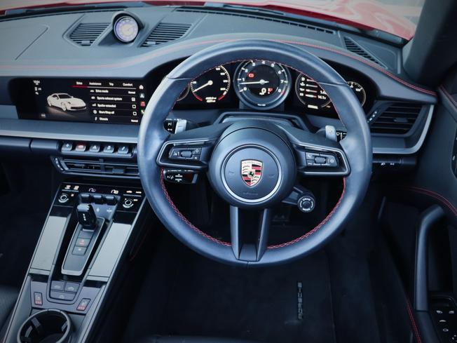 PORSCHE 911 Photo 23