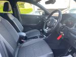 Volkswagen T-Roc Photo 2