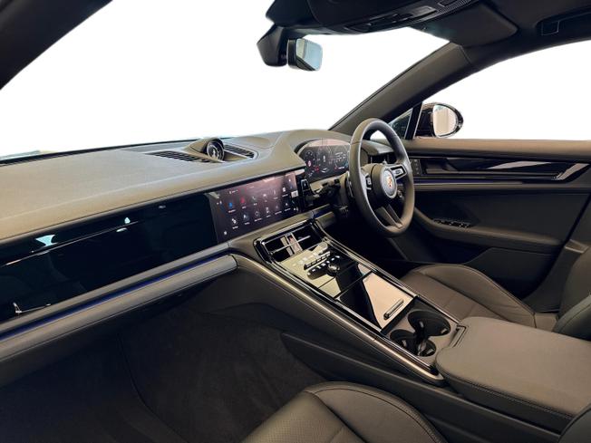 PORSCHE Panamera Photo 21