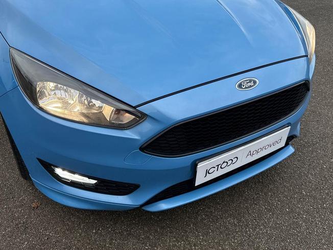FORD Focus Photo 29