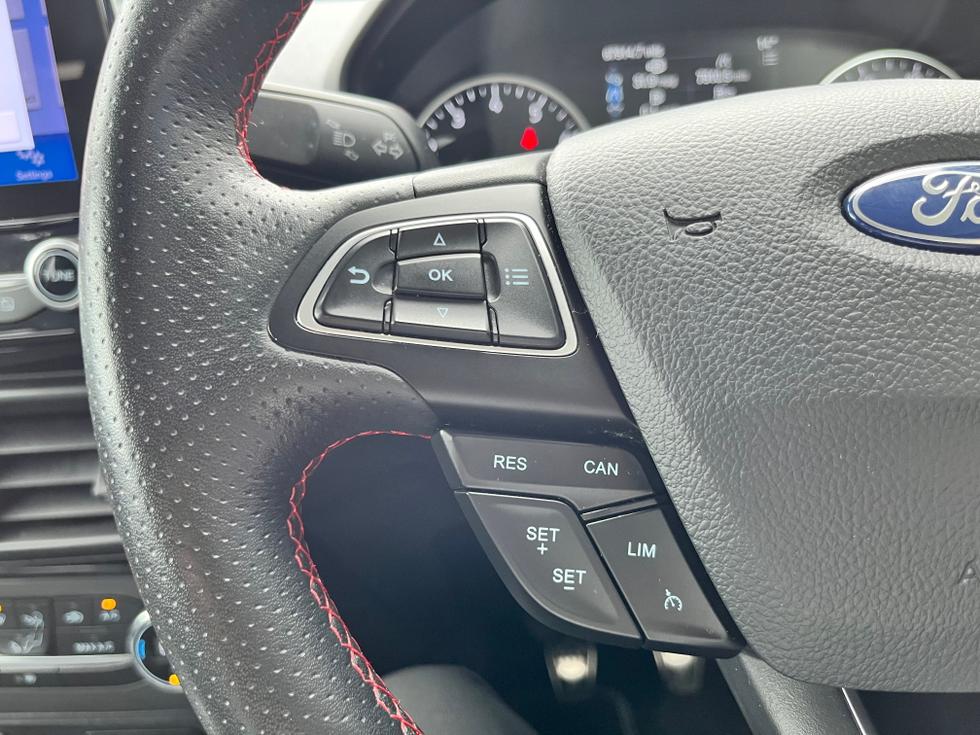Ford EcoSport Photo 6a535ede-850e-408e-b378-f912a8a3e791.jpg