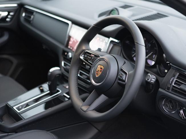 PORSCHE Macan Photo 8