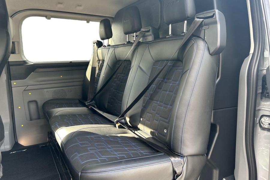 Ford TRANSIT CUSTOM Photo 6a62f6da-6923-4b7c-b1e6-af5b9fea80d8.jpg