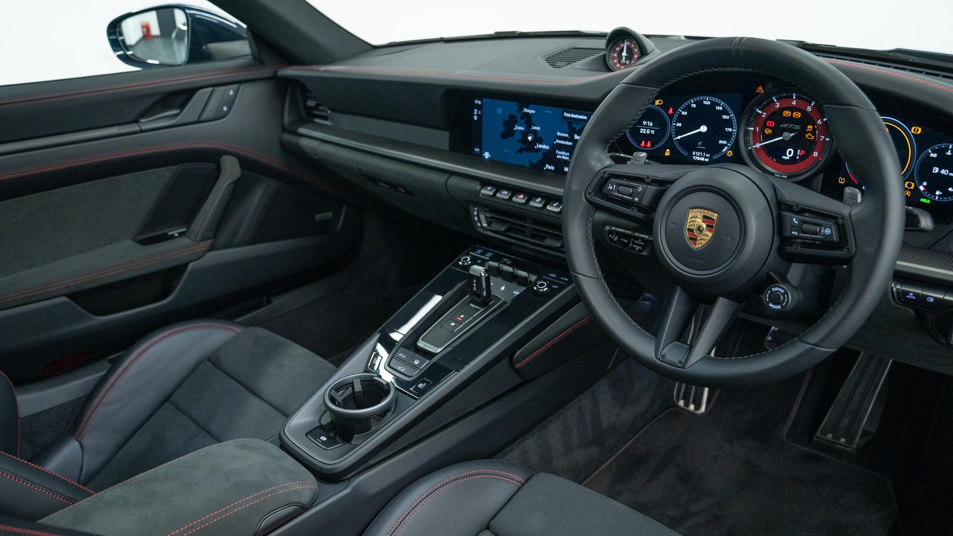 Porsche 911 Photo 6a78edb3-522b-4fa6-8e8e-83d3c6f4e926.jpg