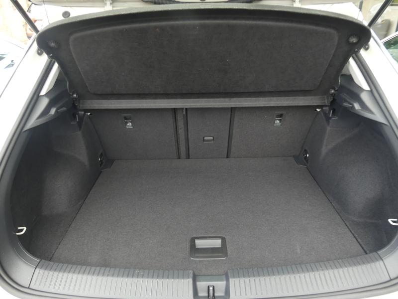 Volkswagen T-Roc Photo 6a7a9ad4-9e0a-41b0-9c31-fdeedbd57b5e.jpg