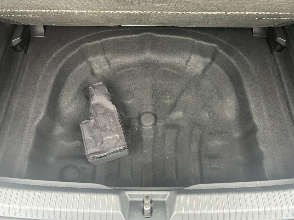 Volkswagen Golf Photo 6a91865b-2a2a-4829-9599-6456ea0c77e6.jpeg