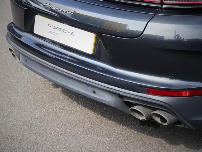 PORSCHE Panamera Photo 11