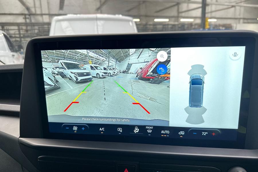 Ford TRANSIT CUSTOM Photo 6a9ba557-83a3-45fe-832e-523e984ba18a.jpg