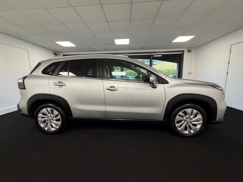 Suzuki S-Cross Photo 6abf7978-bf8b-4970-a827-363984bc98fe.jpg