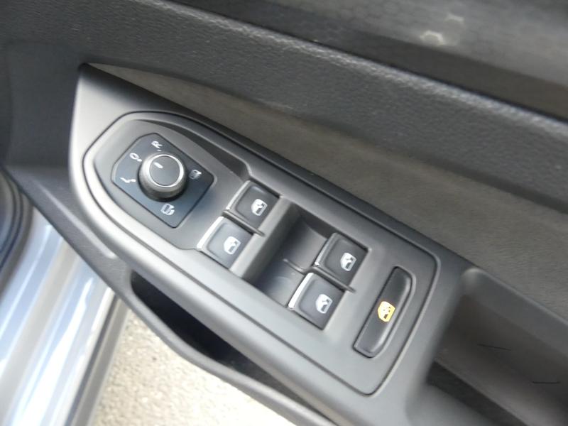 Volkswagen Golf Photo 6acb32ab-1b11-42f8-a919-2c8a9173df50.jpg