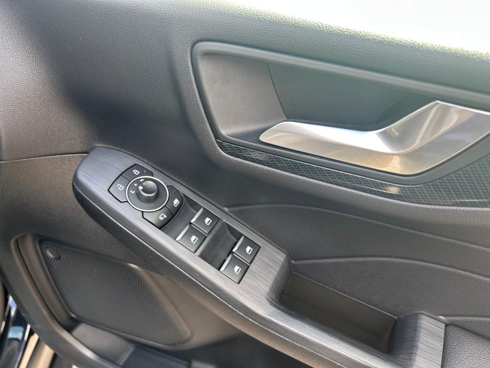 Ford Kuga Photo 6ae33bde-c06f-4fe4-b78c-015d8cf42fa8.jpeg