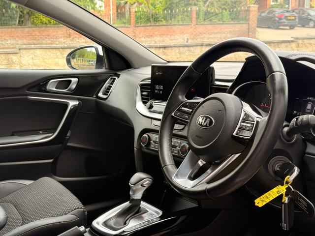 Kia Ceed Photo 6b028f32-d6e3-4a3d-9adb-401dcb9c8580.jpg