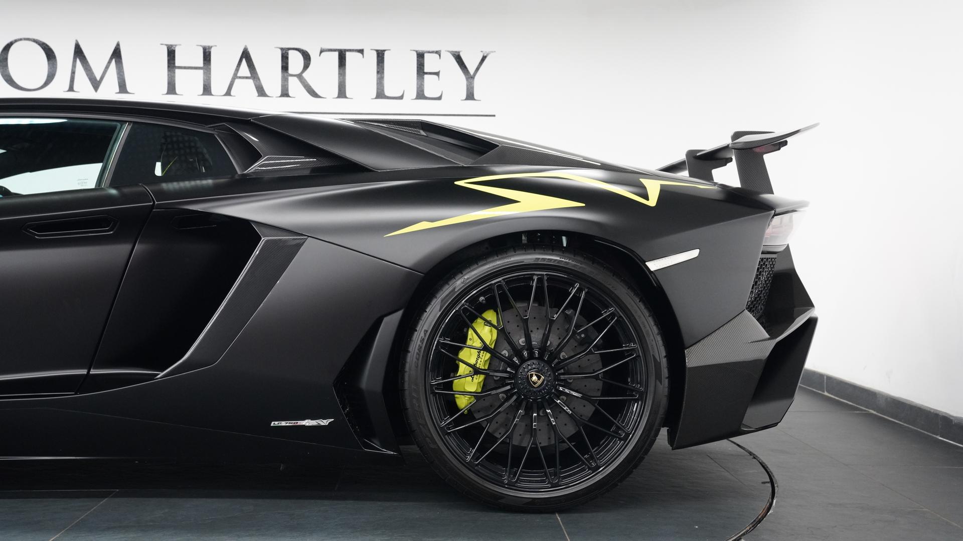 LAMBORGHINI Aventador Photo 6b0e53a4-e660-47e4-a33b-aa235a314284.jpg