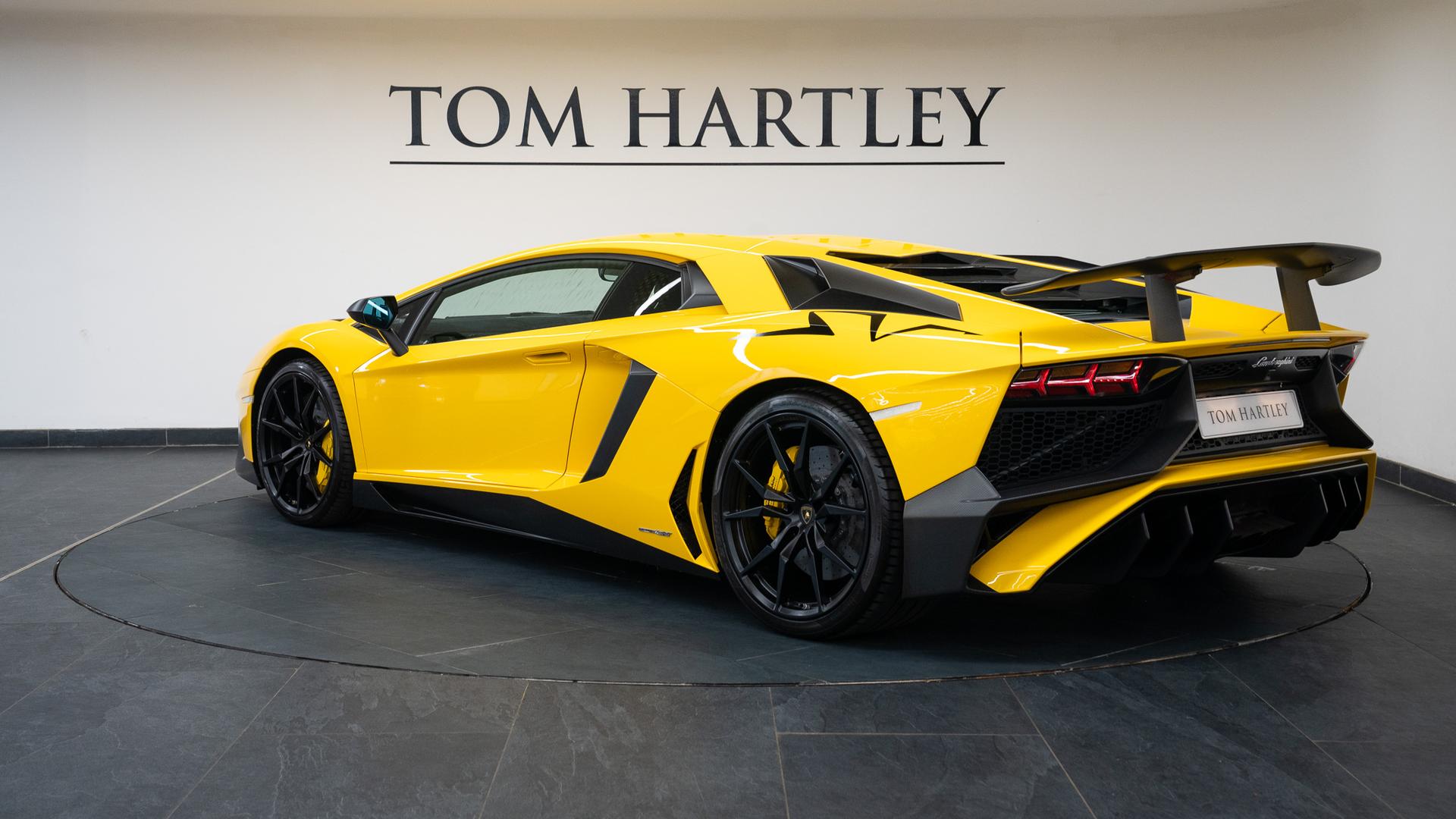 LAMBORGHINI Aventador Photo 6b159a6b-f301-459c-b562-81f6aee01d81.jpg