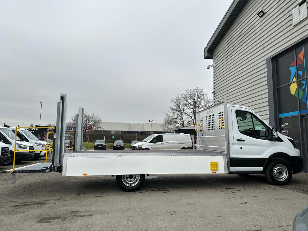 Ford Transit Photo 6b23f6c8-fbde-445a-bf65-e45a9d3a3809.jpg