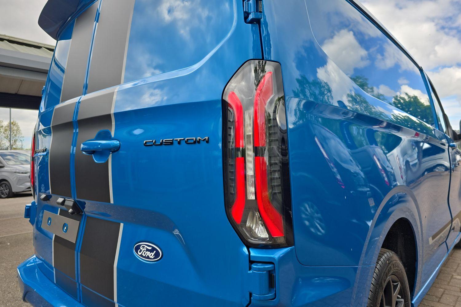 Ford E-TRANSIT CUSTOM Photo 30