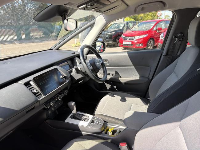 Honda Jazz Photo 6b2da5c3-b7bb-4675-8d85-760d768f1b15.jpg
