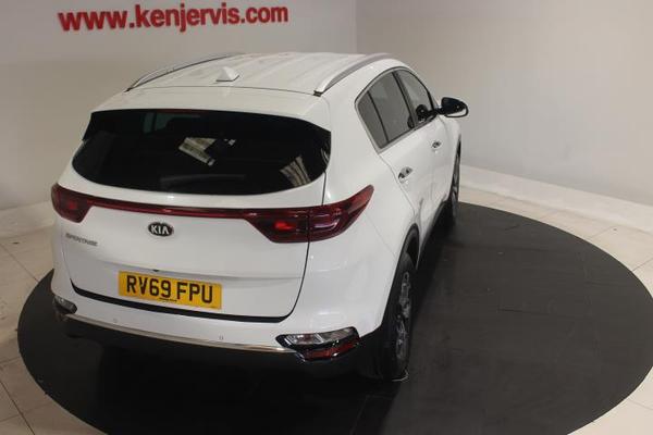 Kia Sportage 1.6 GDi 2 SUV 5dr Petrol Manual Euro 6 (s/s) (130 bhp) Photo 6