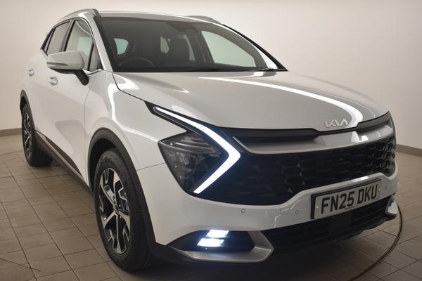 Used 2025 Kia SPORTAGE 1.6T GDi 157 48V ISG 3 5dr DCT White at SERE Motors