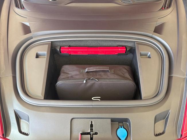 PORSCHE Taycan Photo 31