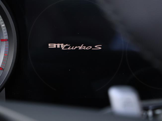 PORSCHE 911 Photo 29