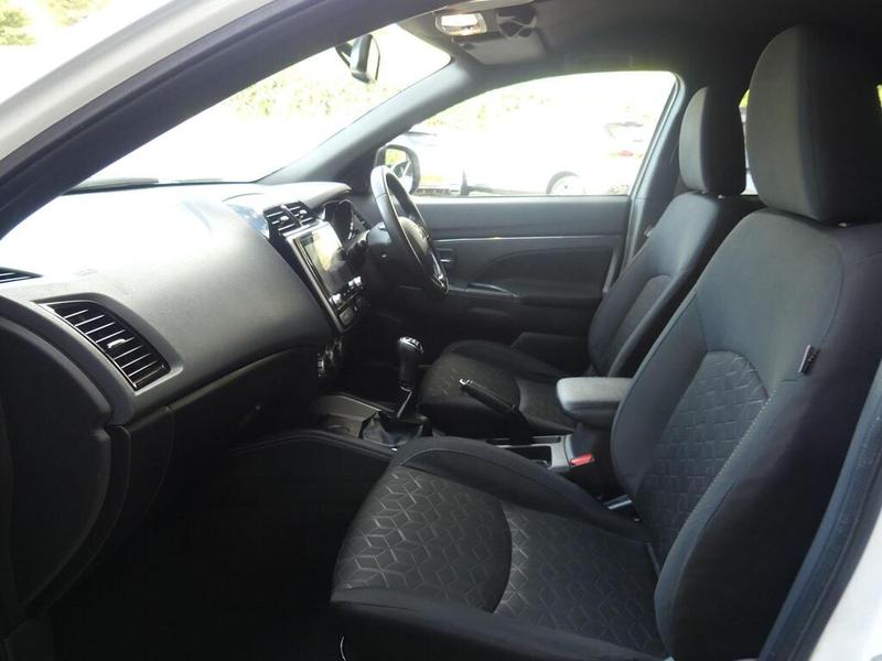 Mitsubishi ASX Photo 6b64a562-6d8f-4291-b1e8-2464f2681af5.jpg