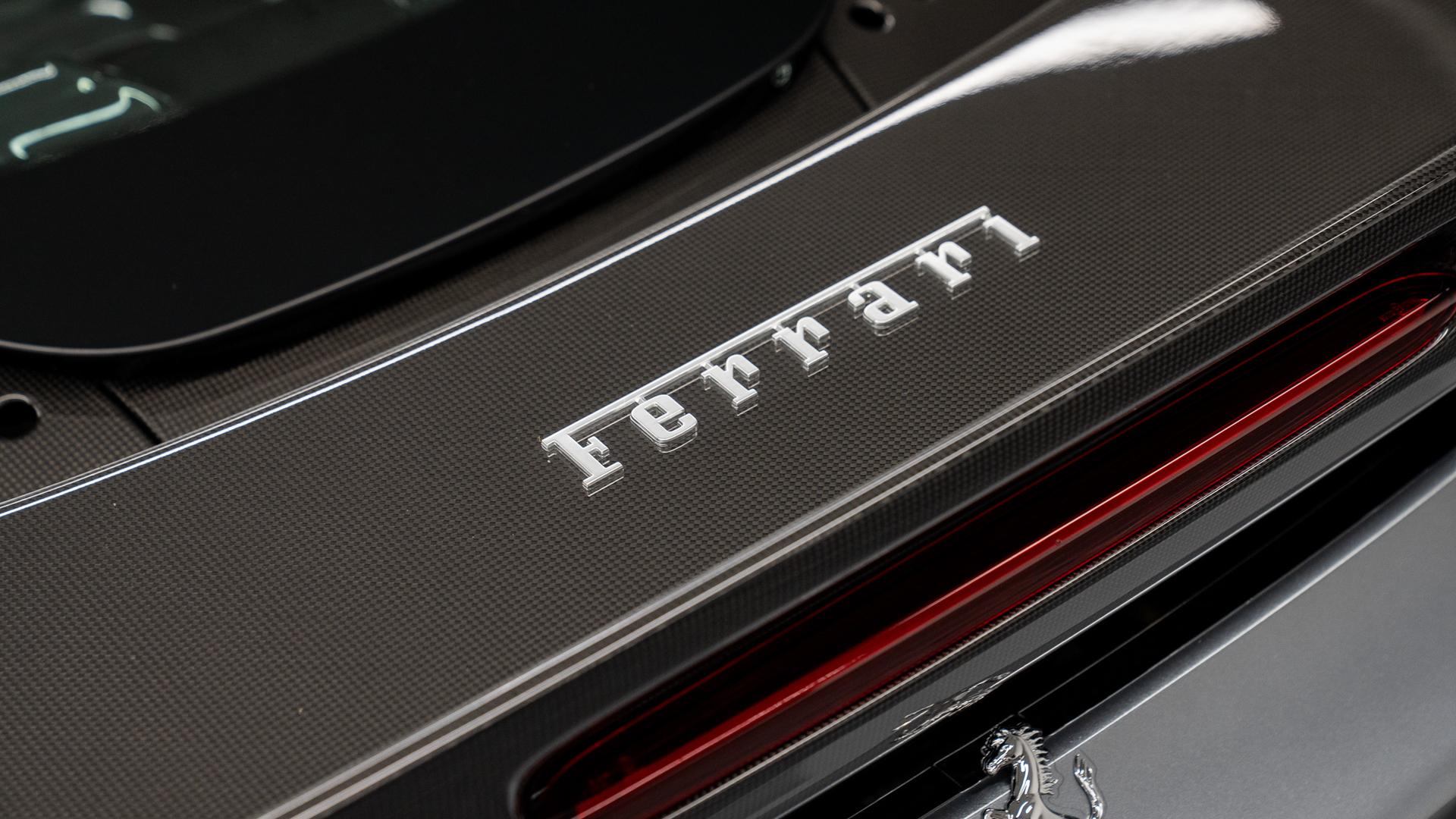 Ferrari SF90 Spider Photo 6b6d628a-761d-485e-9a06-016dd2d73ad3.jpg