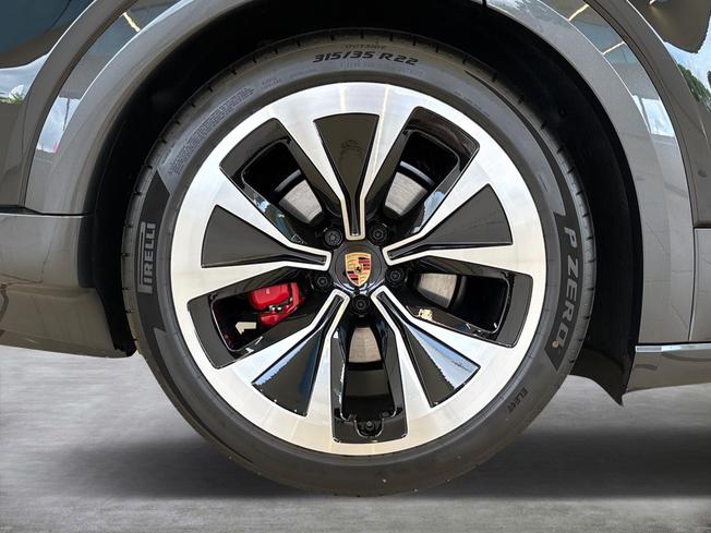 Porsche Cayenne Electric Photo 10