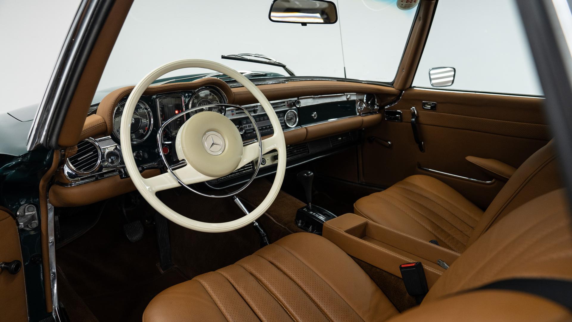 Mercedes-Benz 280 SL Photo 6b7fec06-e6a2-4b3f-bfba-71658ebd0e1a.jpg