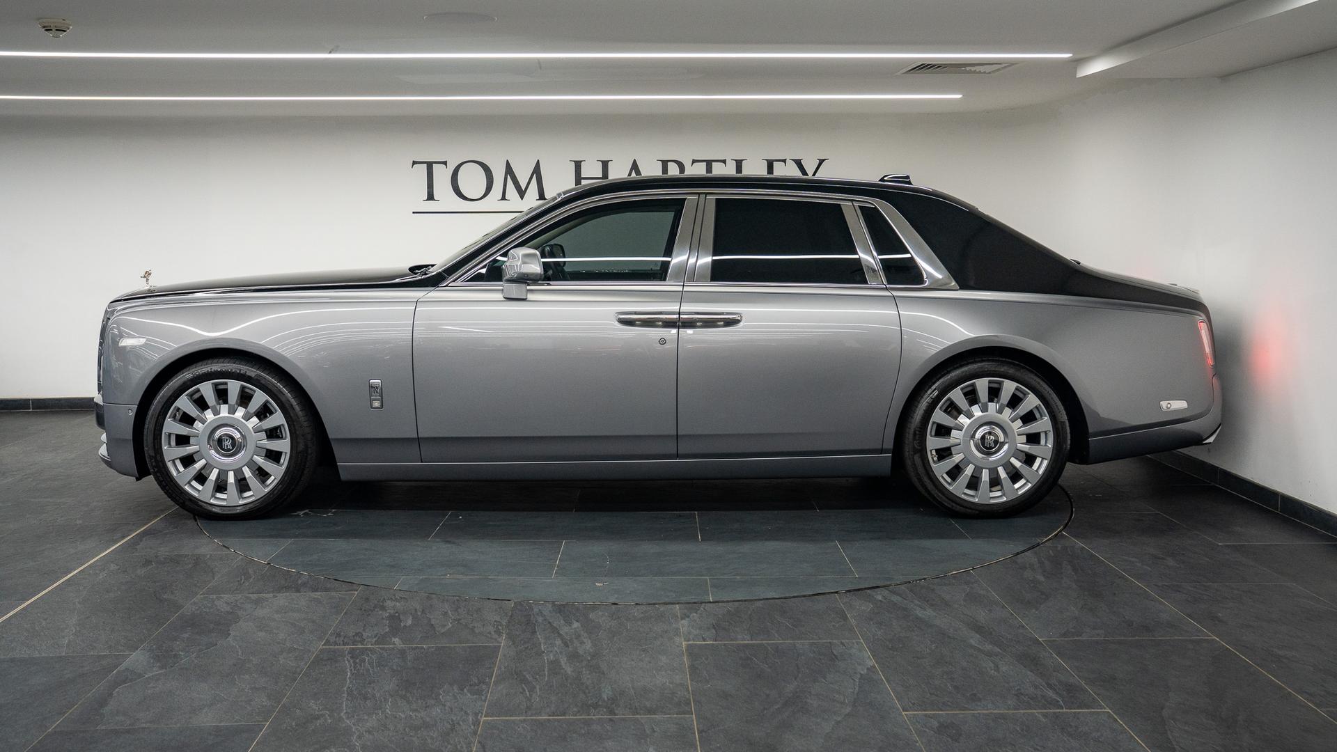 Rolls-Royce Phantom Photo 6b923a6f-d64f-40ff-9618-2a7b4376761c.jpg