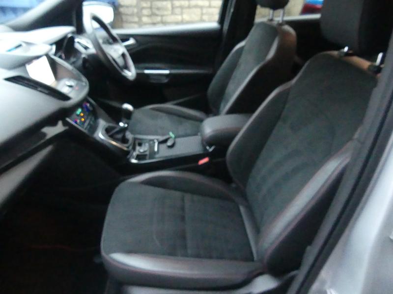 Ford Kuga Photo 6ba01320-9016-4fa0-846b-2a8860ee9884.jpg