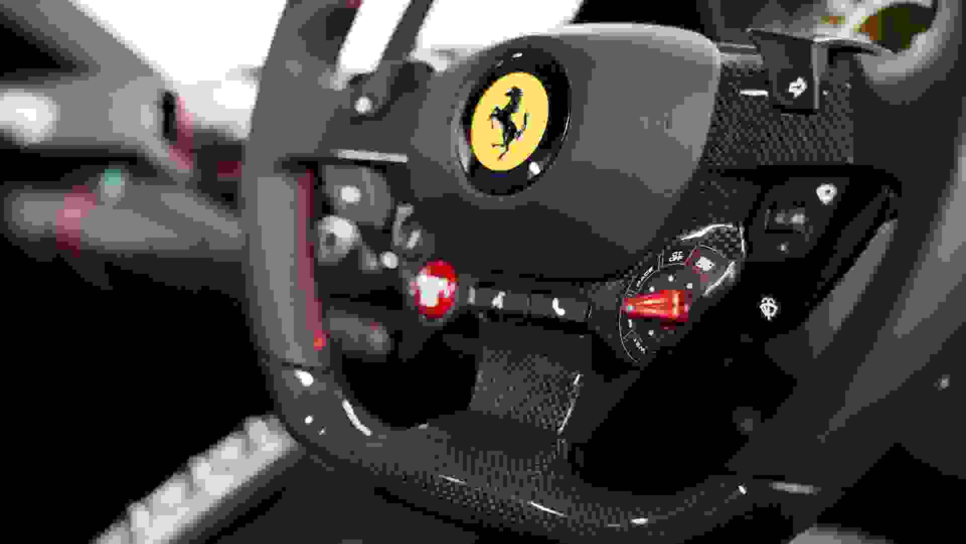 Ferrari 812 Photo 6bab4aa0-c01c-4178-8abc-9a1785f815fc.jpg