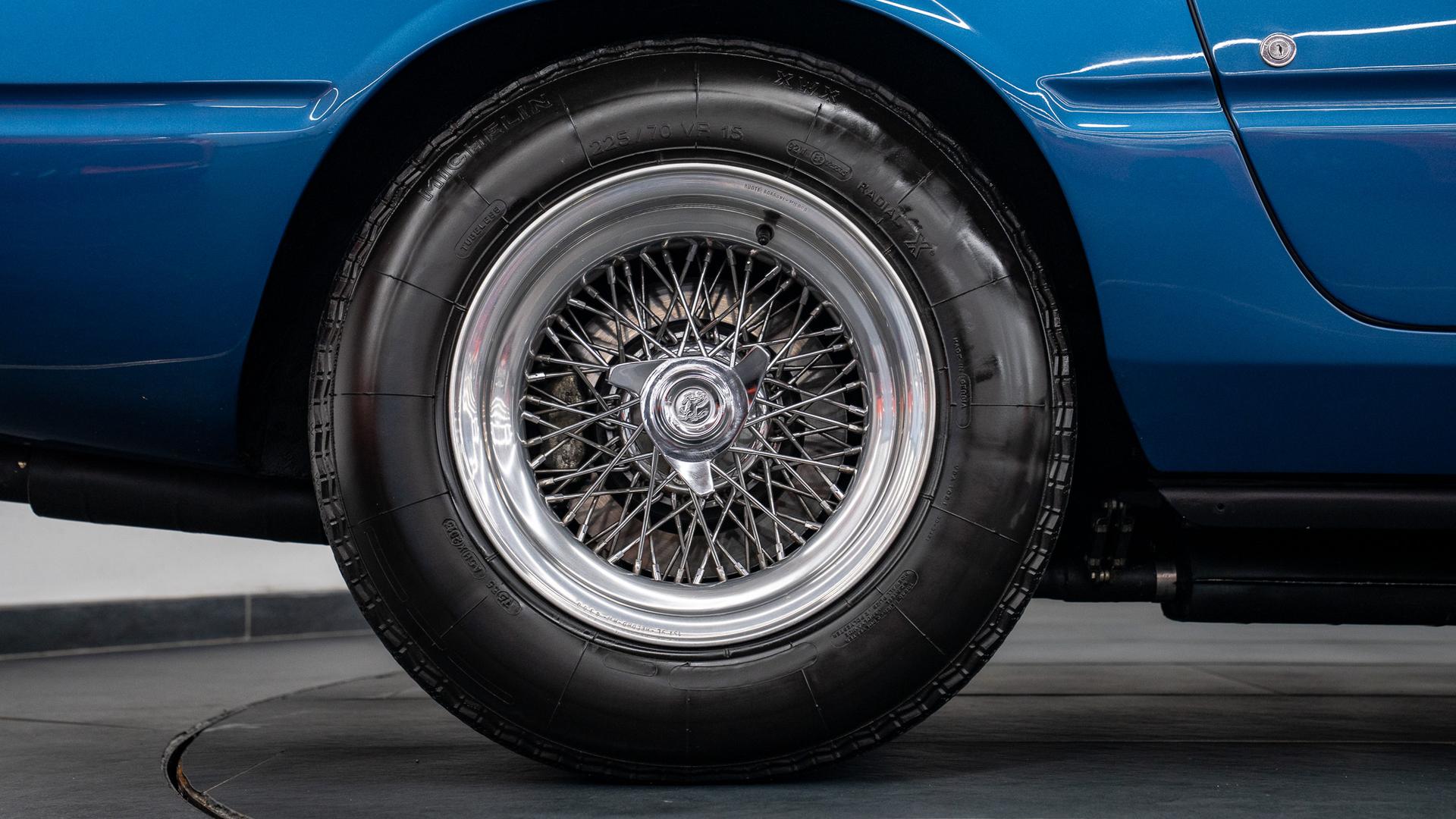 Ferrari 365 GTB/4 Daytona Photo 6bbb5090-5afa-4065-9b92-958fd83cb268.jpg