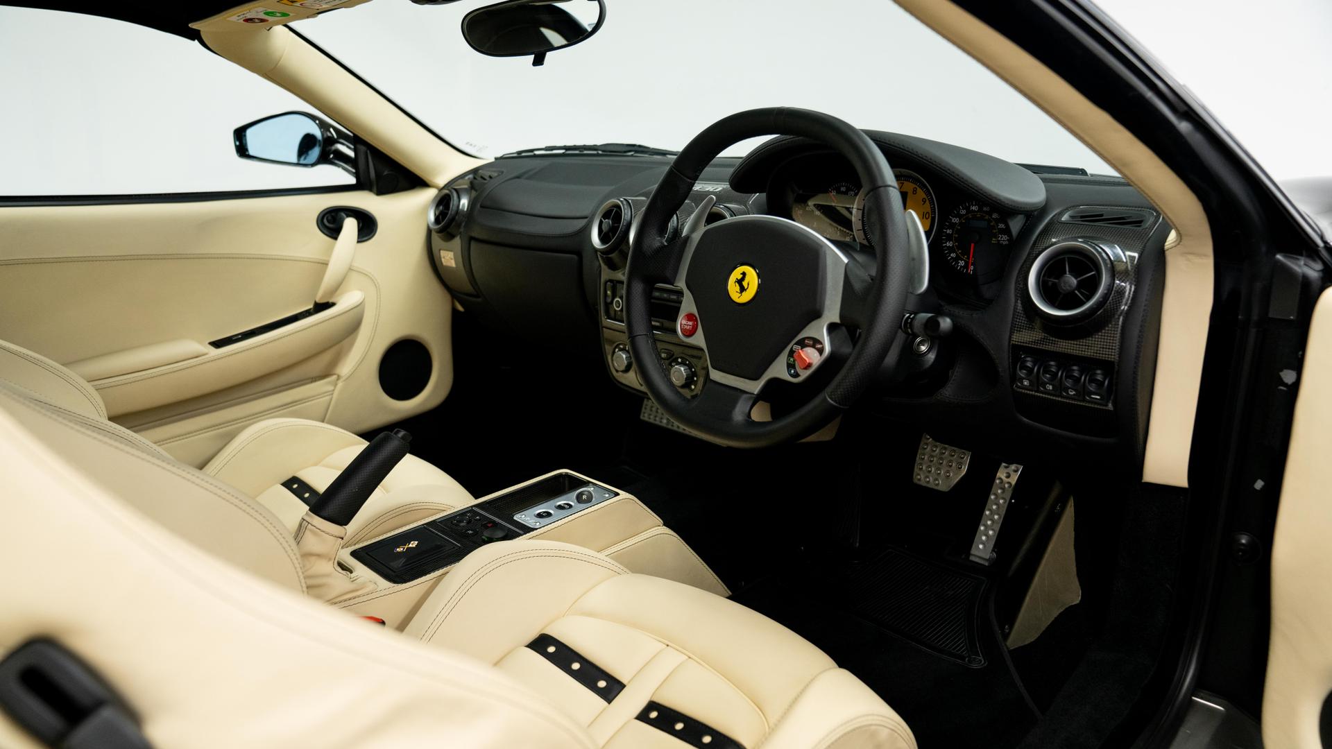 Ferrari F430 Photo 6bc75c9c-f5c1-4344-a0d3-4a4b9ed618c8.jpg