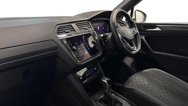 VOLKSWAGEN Tiguan Photo 2