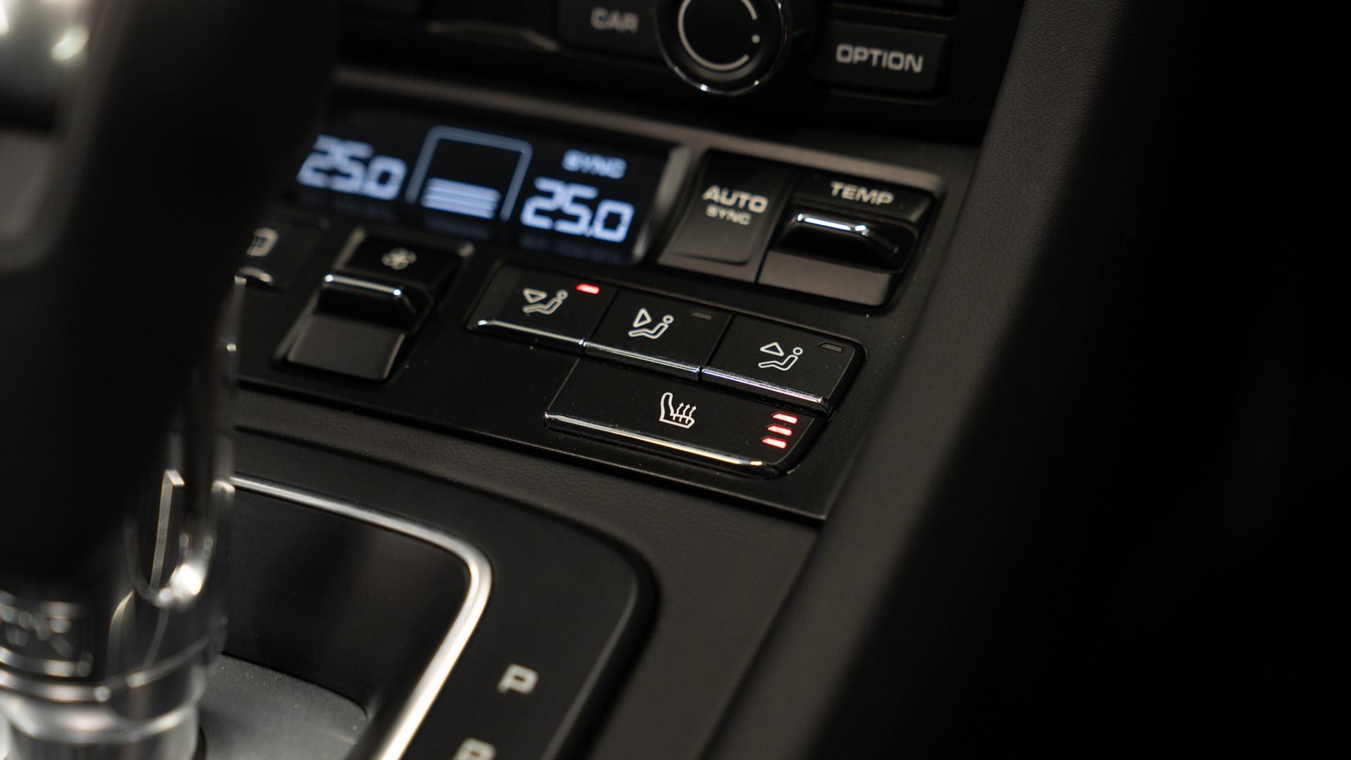 Porsche 911 Photo 6bd835fa-aa9d-42c2-a743-d243b142cf89.jpg