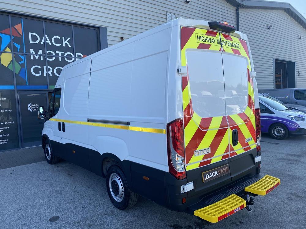 Iveco Daily 35S14 Photo 6bda2646-14e6-487c-9e9b-e9ce1ffc07bc.jpg