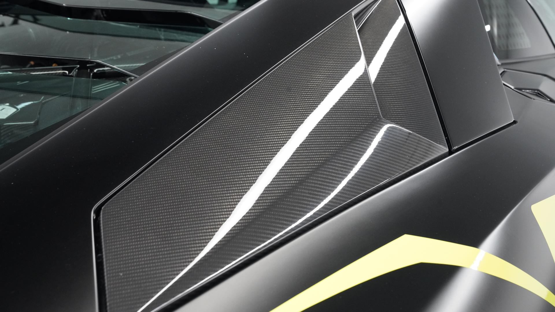 LAMBORGHINI Aventador Photo 6bf5e9a5-26a8-40bc-8ed9-87e6400aad7a.jpg