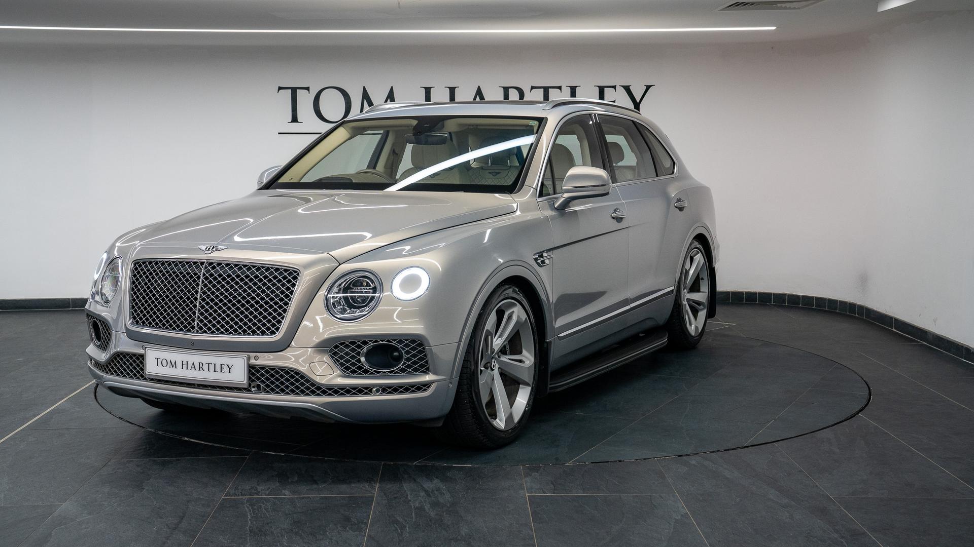 Bentley Bentayga Photo 6bf72be3-6171-41d3-8323-d7cbab0966d9.jpg